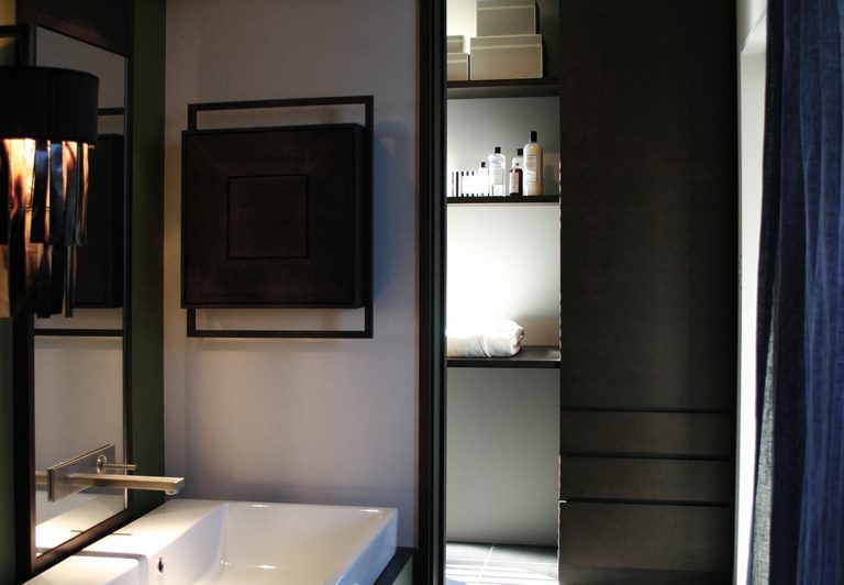 HH黒川 パウダールームデザイン